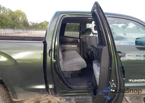 2013 Toyota Tundra Double Cab Sr5 z USA, uszkodzony, nr VIN 5TFUM5F15DX048271